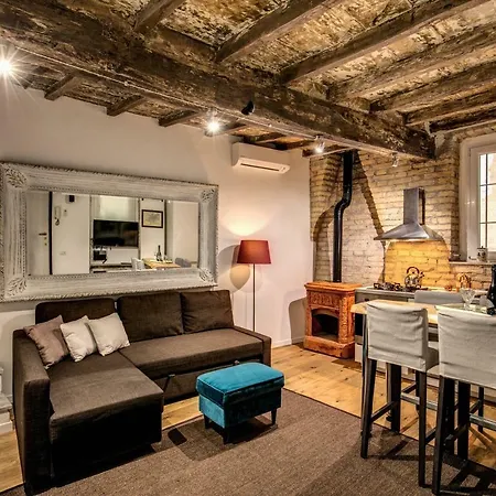 Апартаменты Farnese House In *